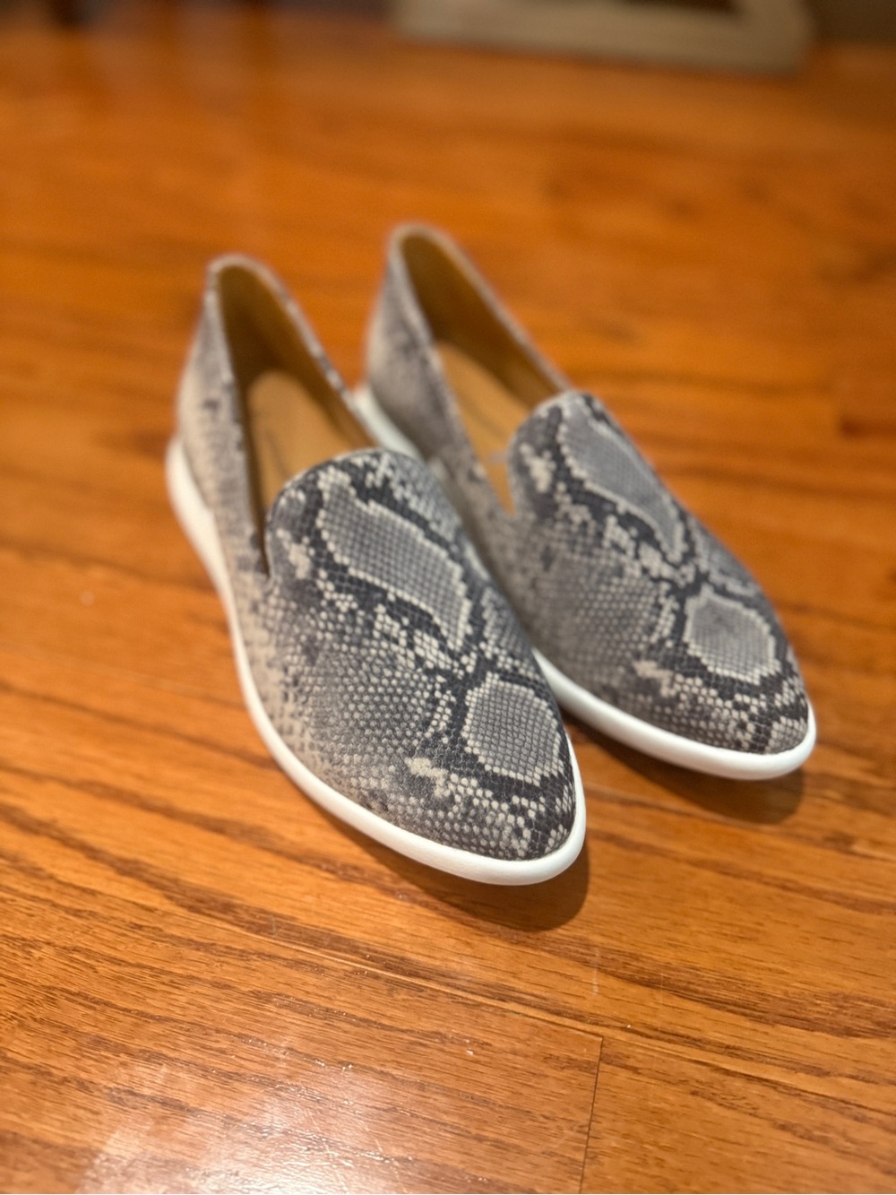 Johnston & Murphy Slip-On Women’s Sneakers in Gray Snake Print